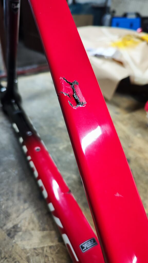 carbon bike frame cracked
